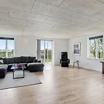 Semesterbostad 3 Bedroom Beautiful In