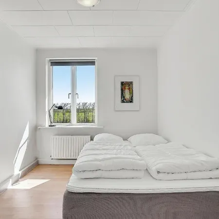 3 Bedroom Beautiful In Casa vacanze Tim