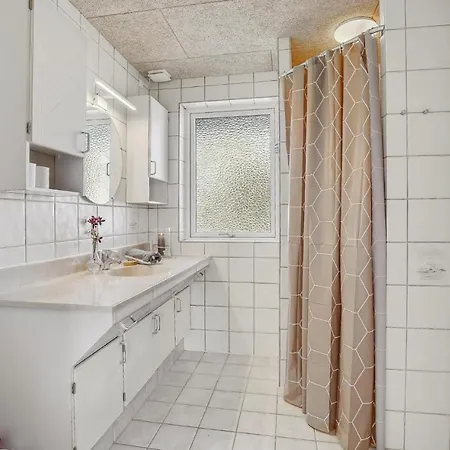 Gorgeous In With Kitchen