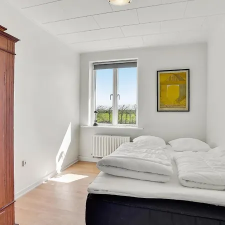 3 Bedroom Beautiful In Casa vacanze Tim