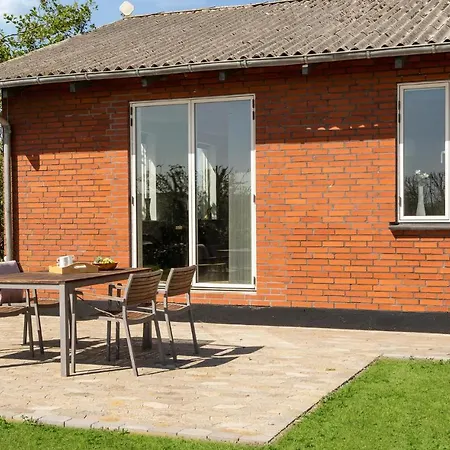 3 Bedroom Beautiful In Casa vacanze Tim